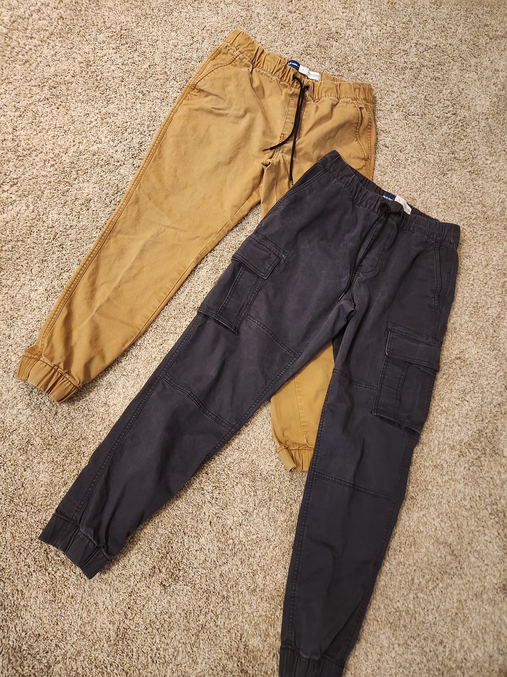 Old Navy Men's Modern Jogger Pants. Small.